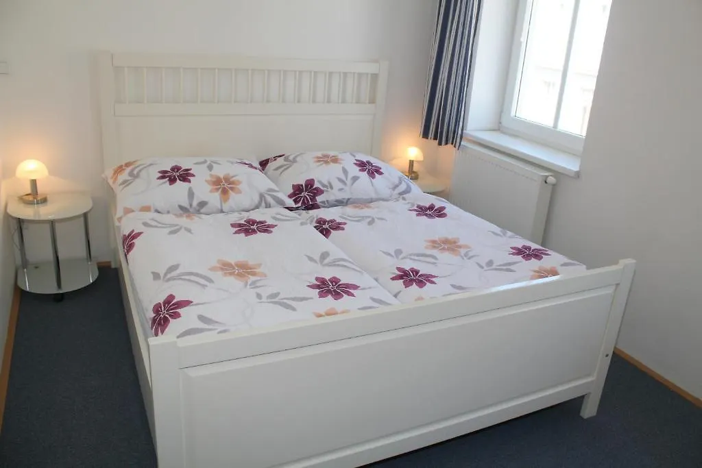 3 Rooms Sunny Apartments-Schoenbrunn, 100M2 With Balcony Vienna Austria
