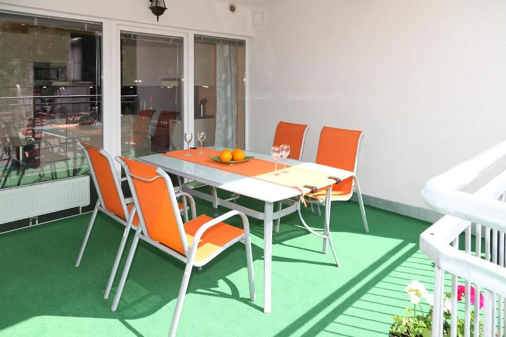 3 Rooms Sunny Apartments-Schoenbrunn, 100M2 With Balcony Vienna Apartment