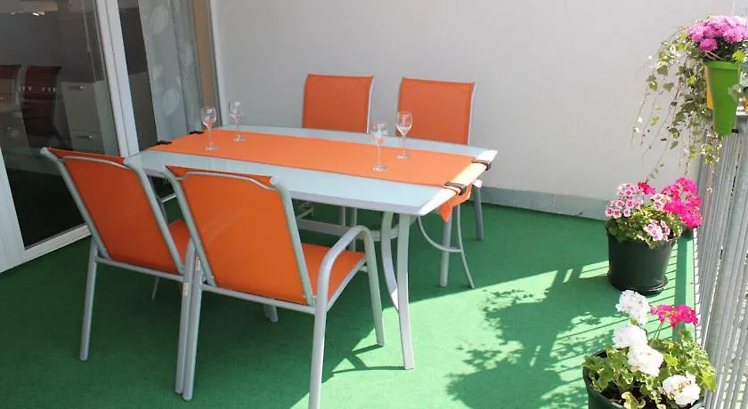 公寓 3 Rooms Sunny Apartments-Schoenbrunn, 100M2 With Balcony 维也纳