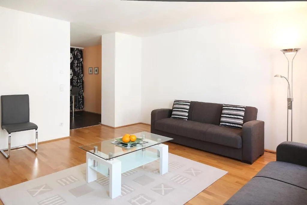 公寓 3 Rooms Sunny Apartments-Schoenbrunn, 100M2 With Balcony 维也纳 奥地利