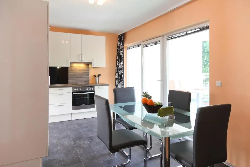 3 Rooms Sunny Apartments-Schoenbrunn, 100M2 With Balcony 维也纳
